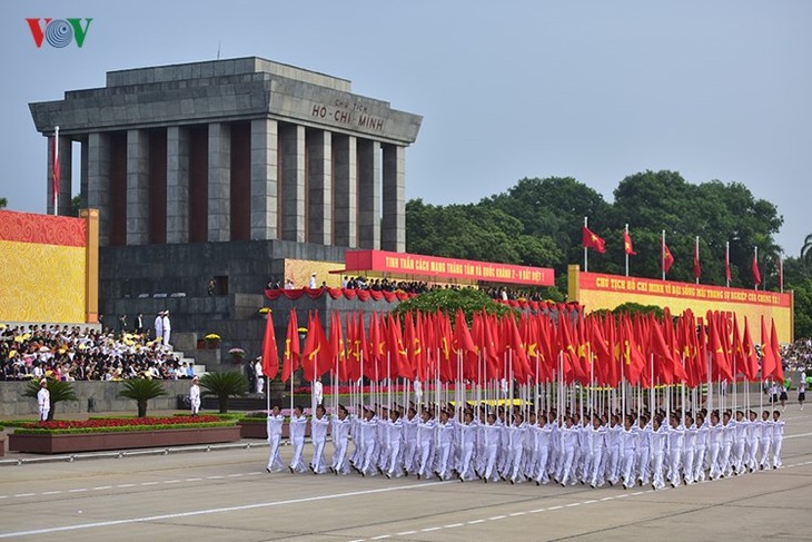 70ème anniversaire de la Révolution d’Août et de la Fête nationale - ảnh 3